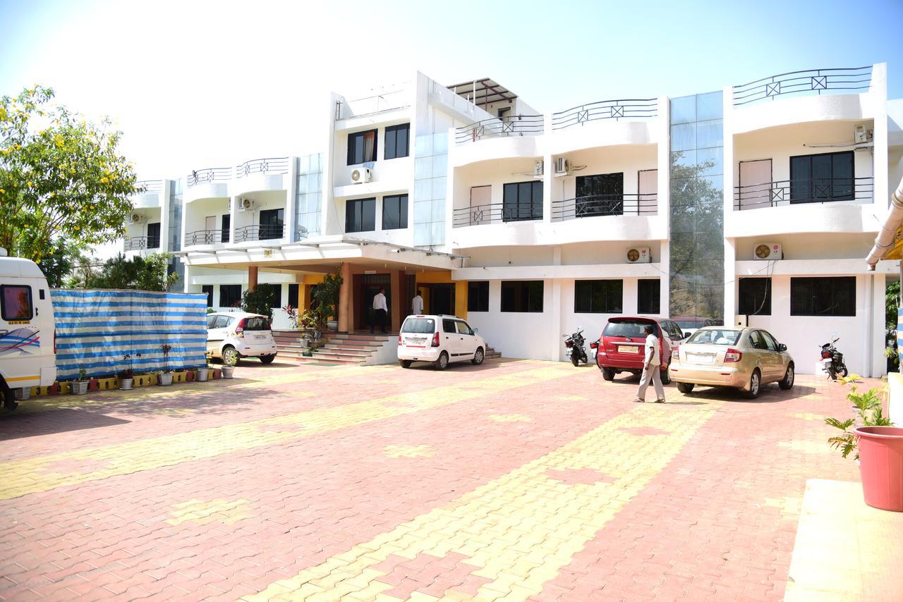 River Touch Resort Silvassa Exterior foto